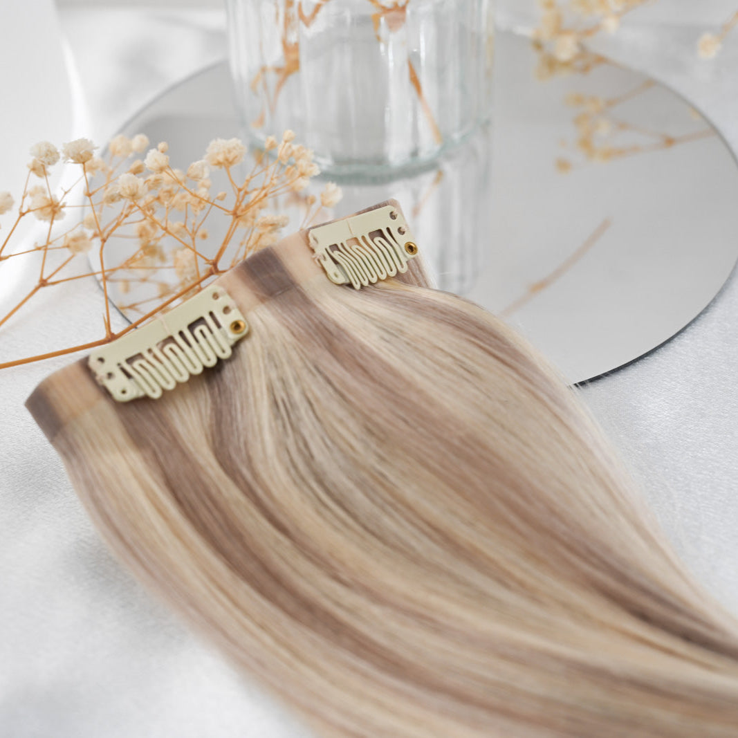 #FROSTY - INVISIBLE CLIP EXTENSIONS - GESTRÄHNTES MITTELBRAUN PEARL UND LICHTBLOND ASCH ♡