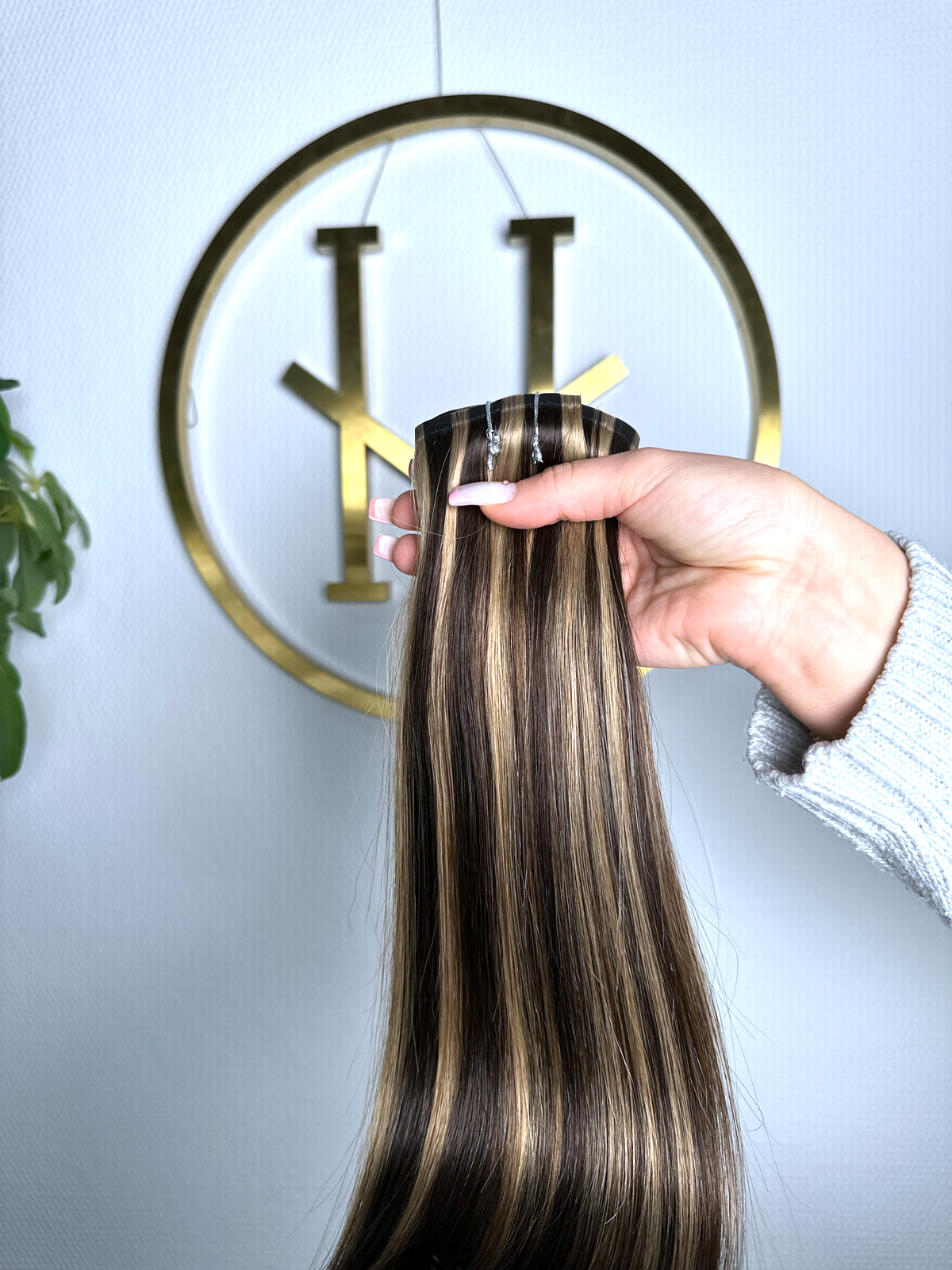 #MOCHA MELT - INVISIBLE CLIP EXTENSIONS 225G - GESTRÄHNTES DUNKELBRAUN ASCH UND SANDIGES HELLBLOND ♡
