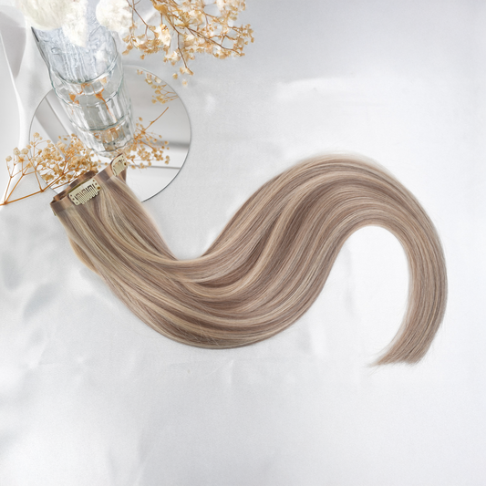 #FROSTY - INVISIBLE CLIP EXTENSIONS - GESTRÄHNTES MITTELBRAUN PEARL UND LICHTBLOND ASCH ♡