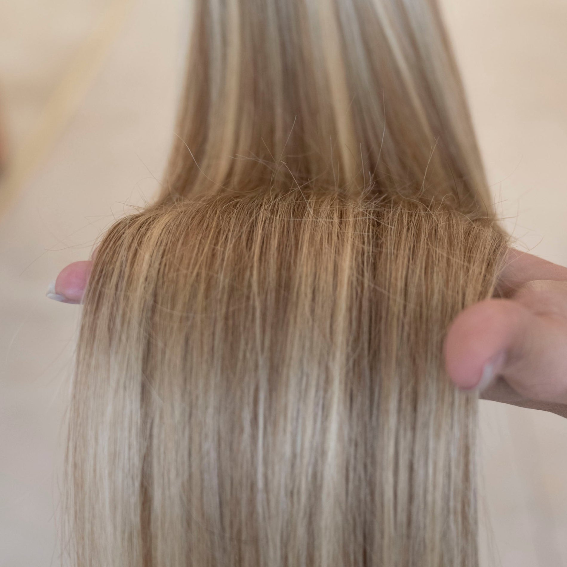 Macadamia Glow | Echthaar Tressen – Invisible Butterfly, glatt (RU) ♡