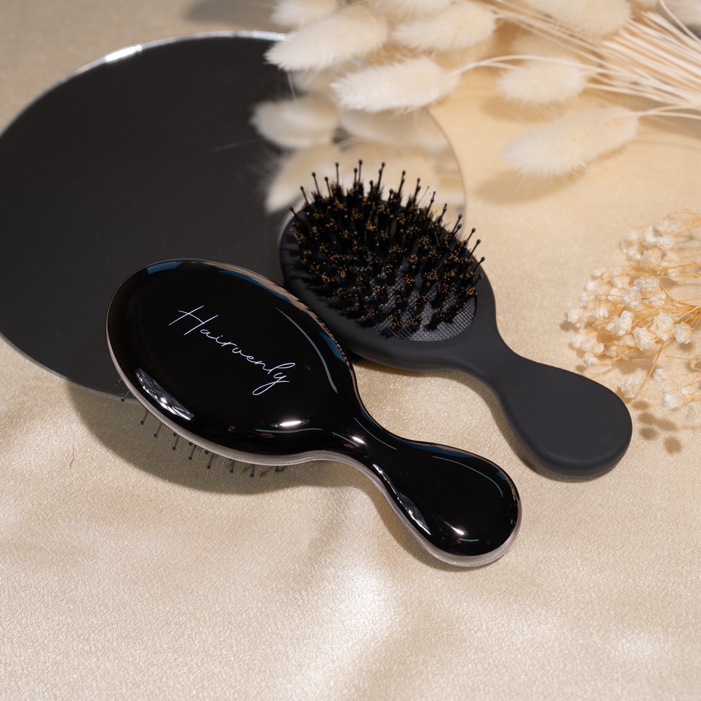 Mini Extensions Bürste für unterwegs Schwarz– kompakt, schonend & Anti Frizz