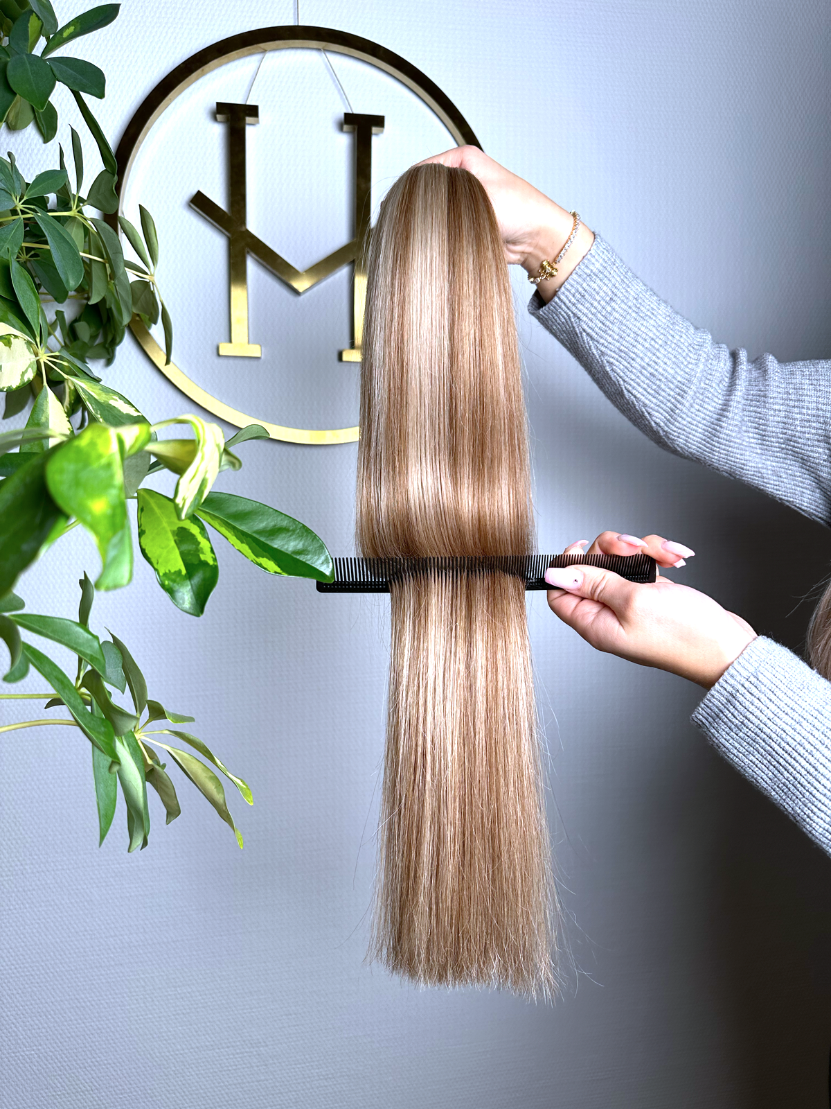 #5P18A ASCHIG GESTRÄHNTE US WELLIGE TAPE EXTENSIONS 65CM ♡