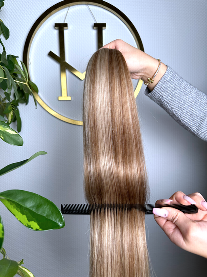 #5P18A ASCHIG GESTRÄHNTE TAPE EXTENSIONS 55CM ♡