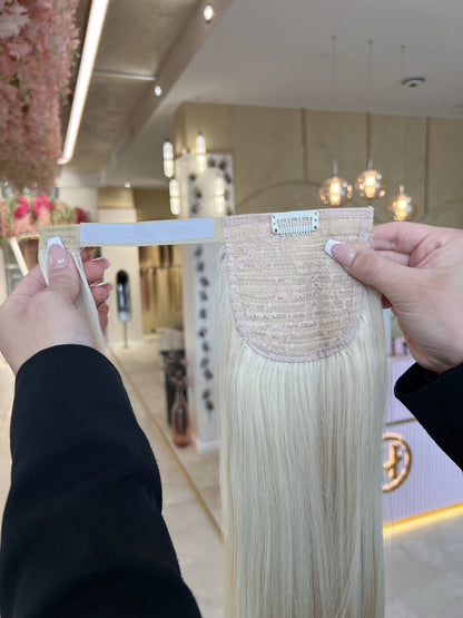#PEARL WHITE PONYTAIL 130G - 65CM