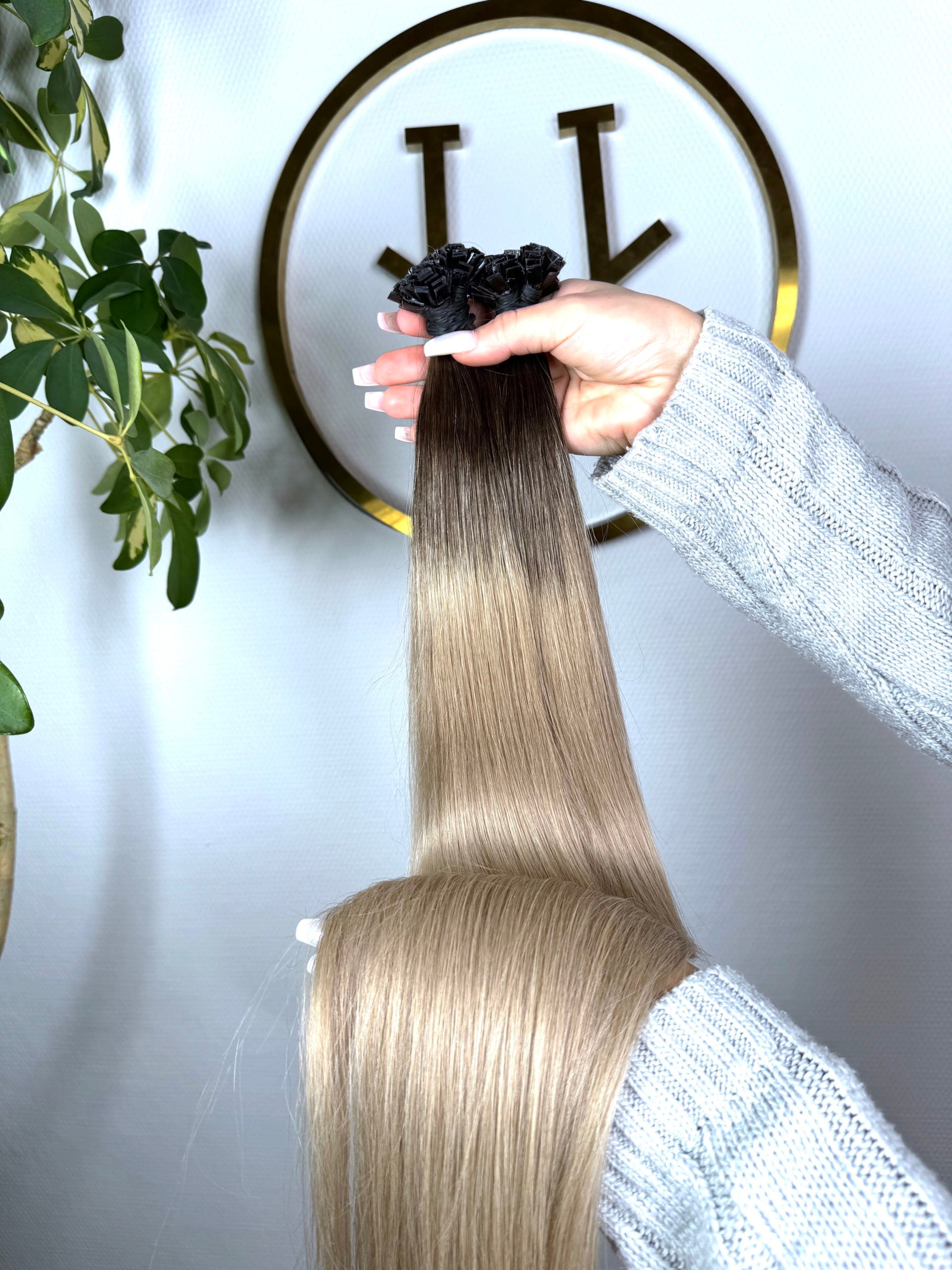 #2T18A US WELLIGE KERATIN BONDINGS OMRBÉ KÜHLES BLOND 65CM ♡