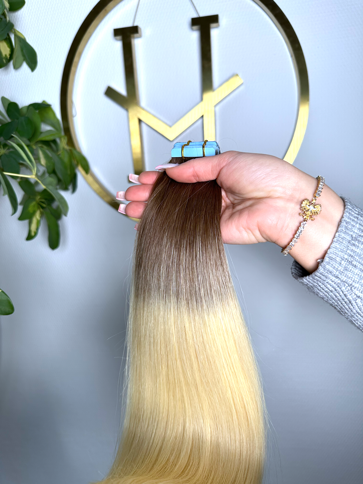 #4T613 PLATINBLOND OMBRÉ TAPE EXTENSIONS 65CM ♡