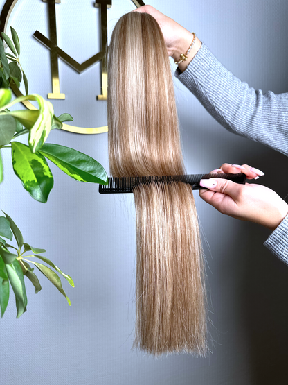 #5P18A ASCHIG GESTRÄHNTE TAPE EXTENSIONS 55CM ♡