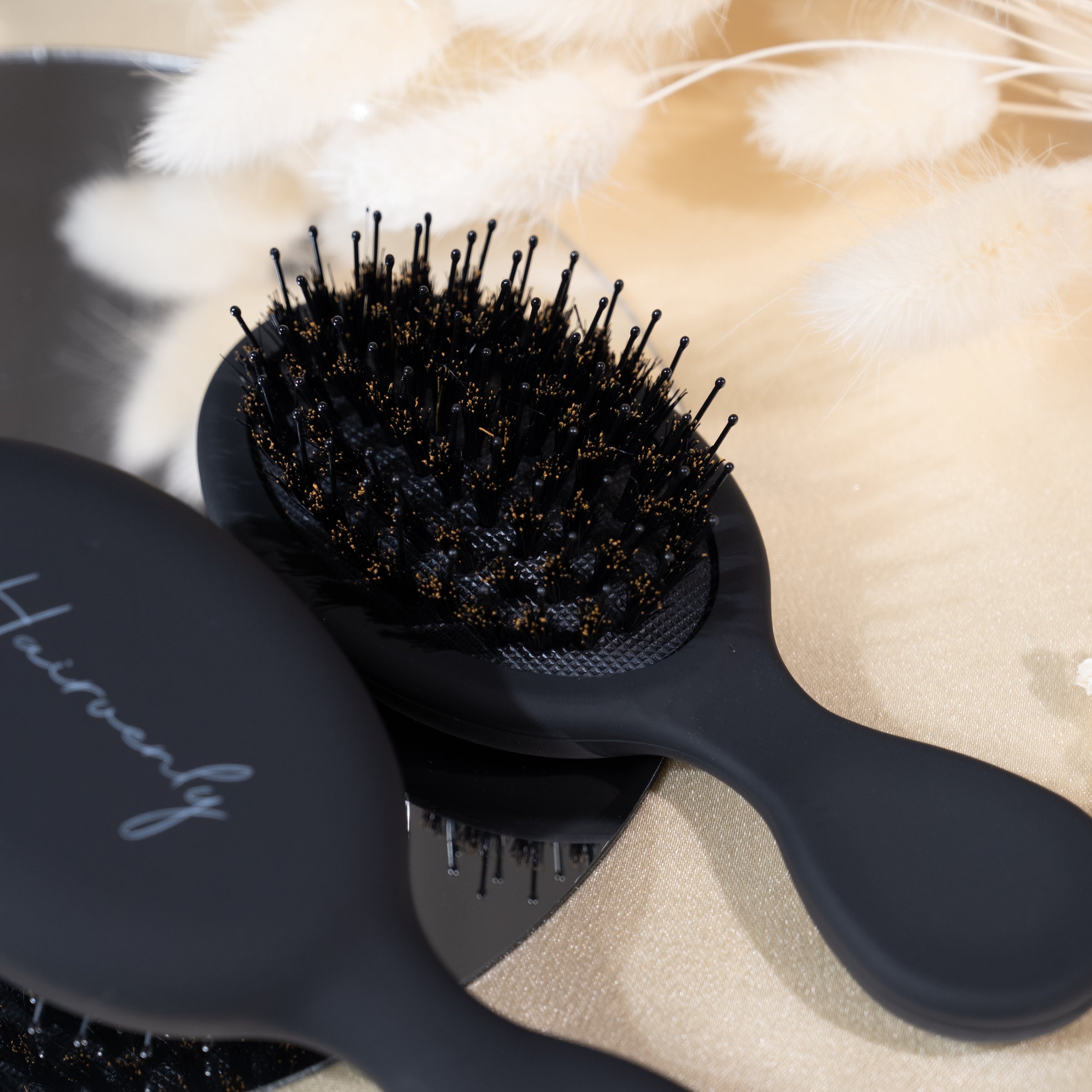 Mini Extensions Bürste für unterwegs Schwarz– kompakt, schonend & Anti Frizz
